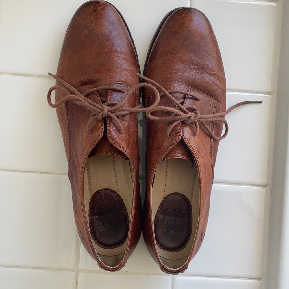 Frye Lace up loafers